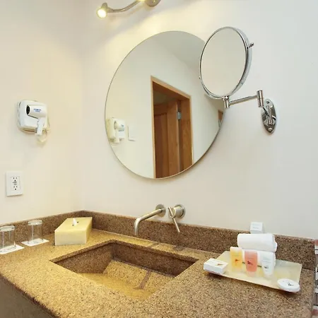 Hosteria Las Quintas Hotel Restaurante Bar Cuernavaca Exterior photo Bathroom