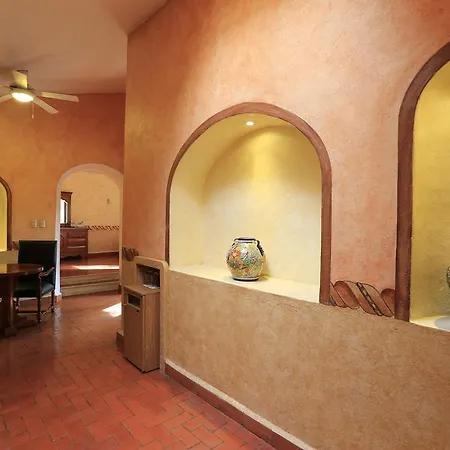 Hosteria Las Quintas Hotel Restaurante Bar Cuernavaca Exterior photo Interior of the hotel